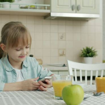 Πότε είναι «σωστό» ένα παιδί να αποκτήσει social media;